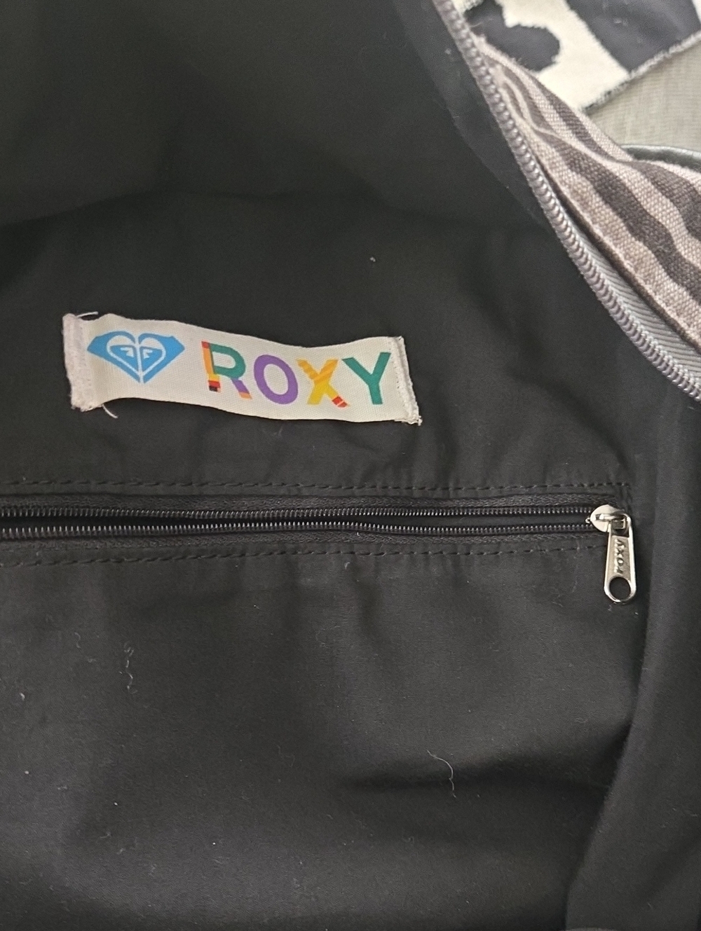 ROXY CANVAS BAG 🩶🖤 - Picture 7 of 7